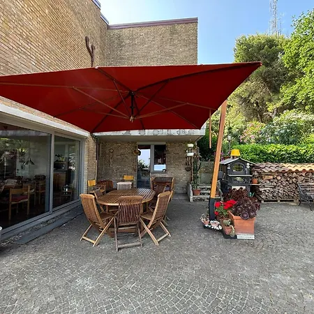 לינה וארוחת בוקר Casa Momi And